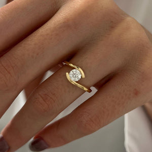 0.50 CT Round Brilliant Cut Moissanite Bypass Style Engagement Ring