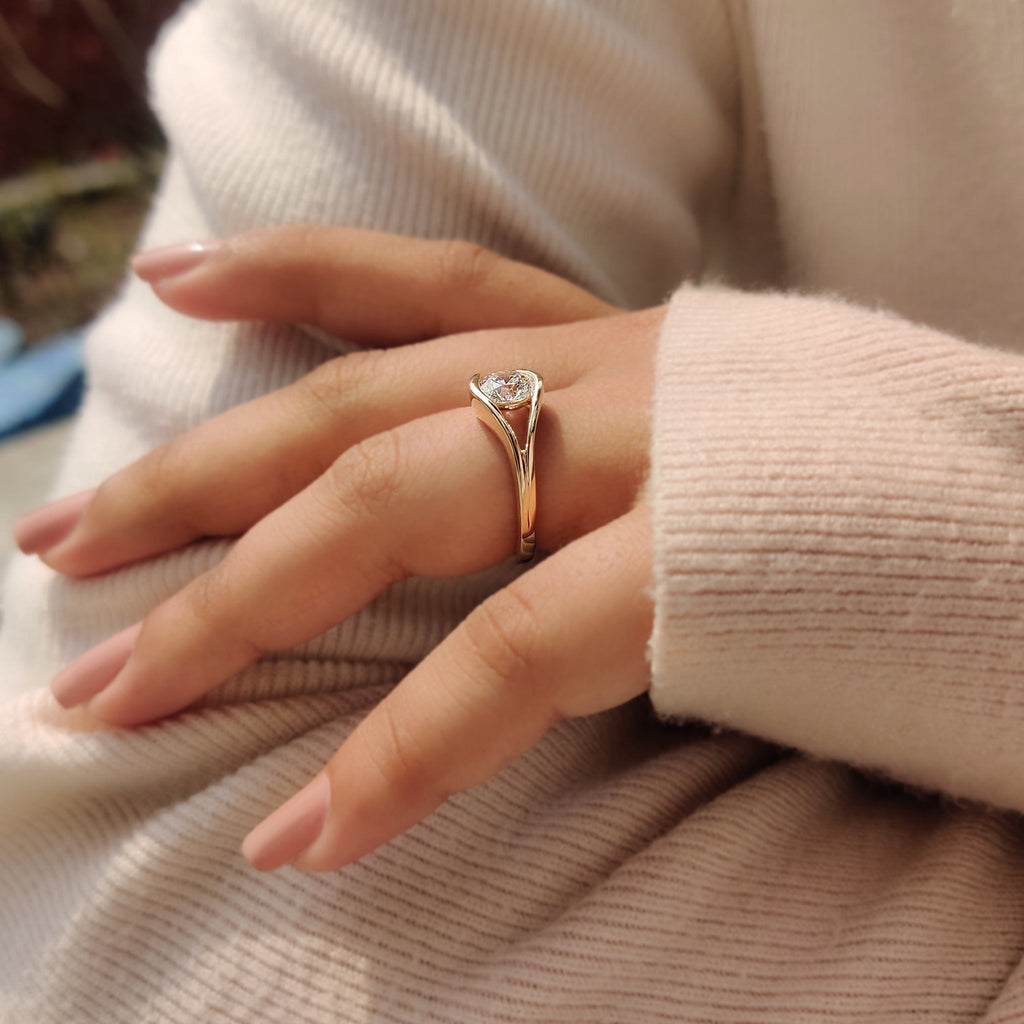Evil Eye Ring Gold Style with Round Diamond