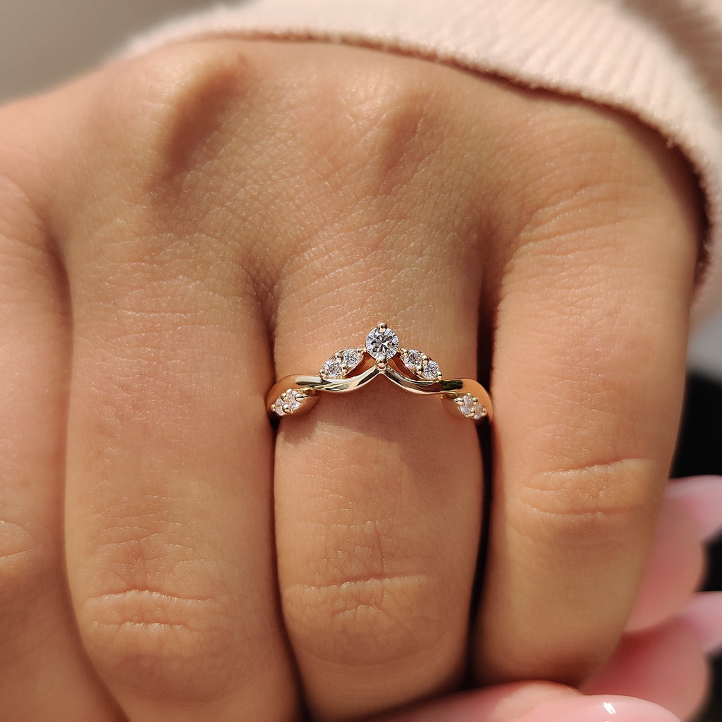 Crown Wedding Band With Round Diamond