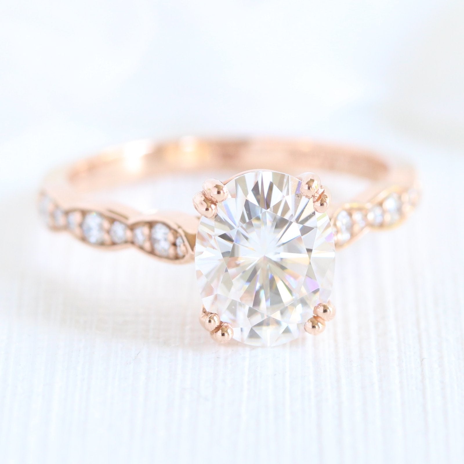 2.0CT Oval Moissanite Vintage Halo Bridal Ring Set