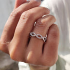 Round Cut Twisted Wedding Band