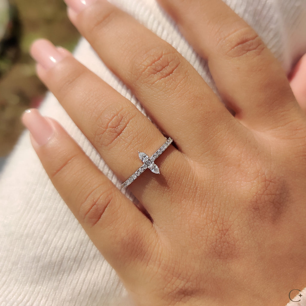Minimalist Round Cut 2 Stone Diamond Ring