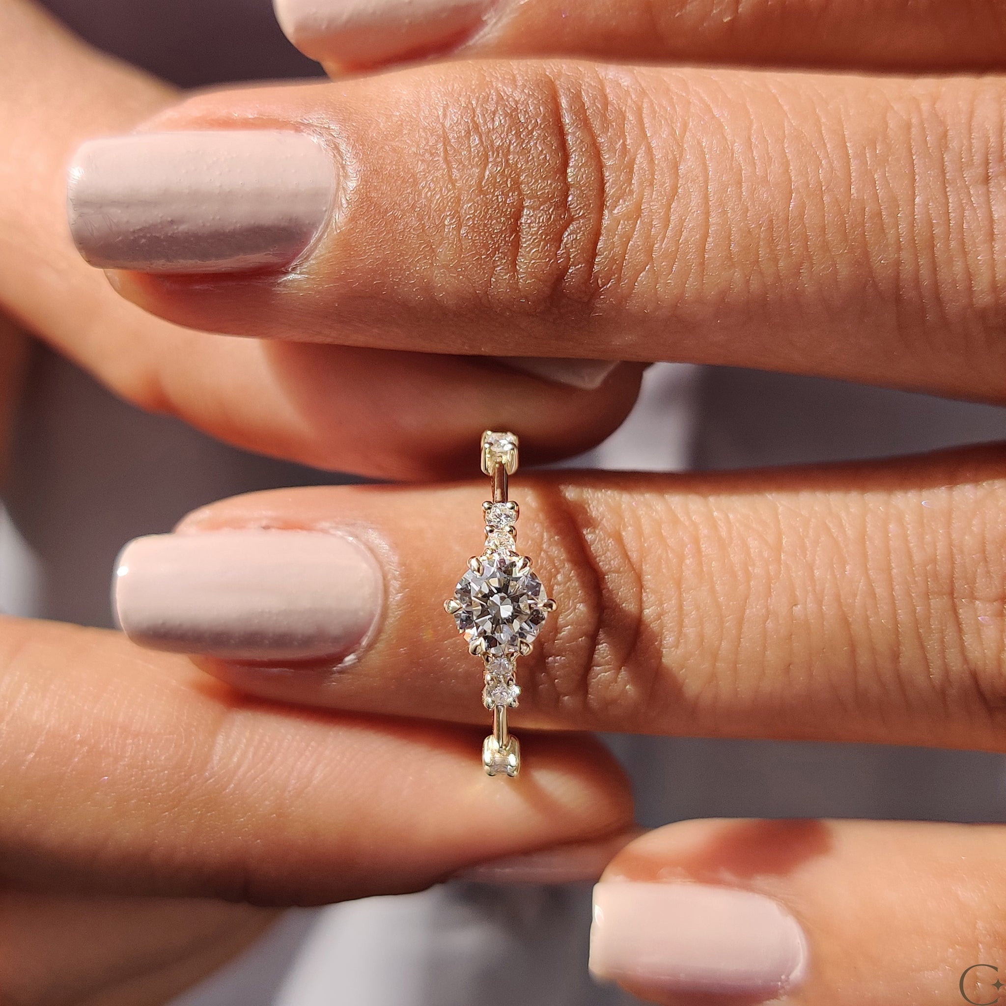 Round Diamond Engagement Ring with Muse Setting