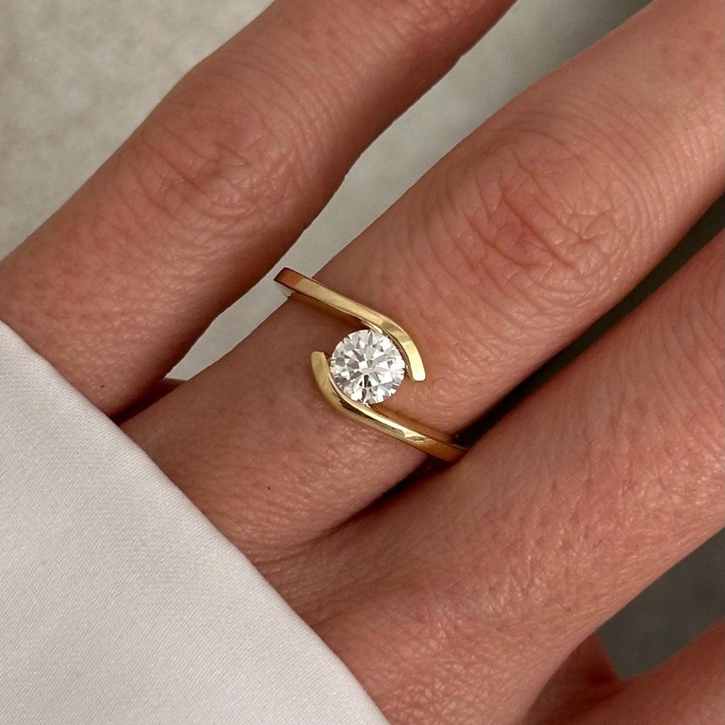 0.50 CT Round Brilliant Cut Moissanite Bypass Style Engagement Ring