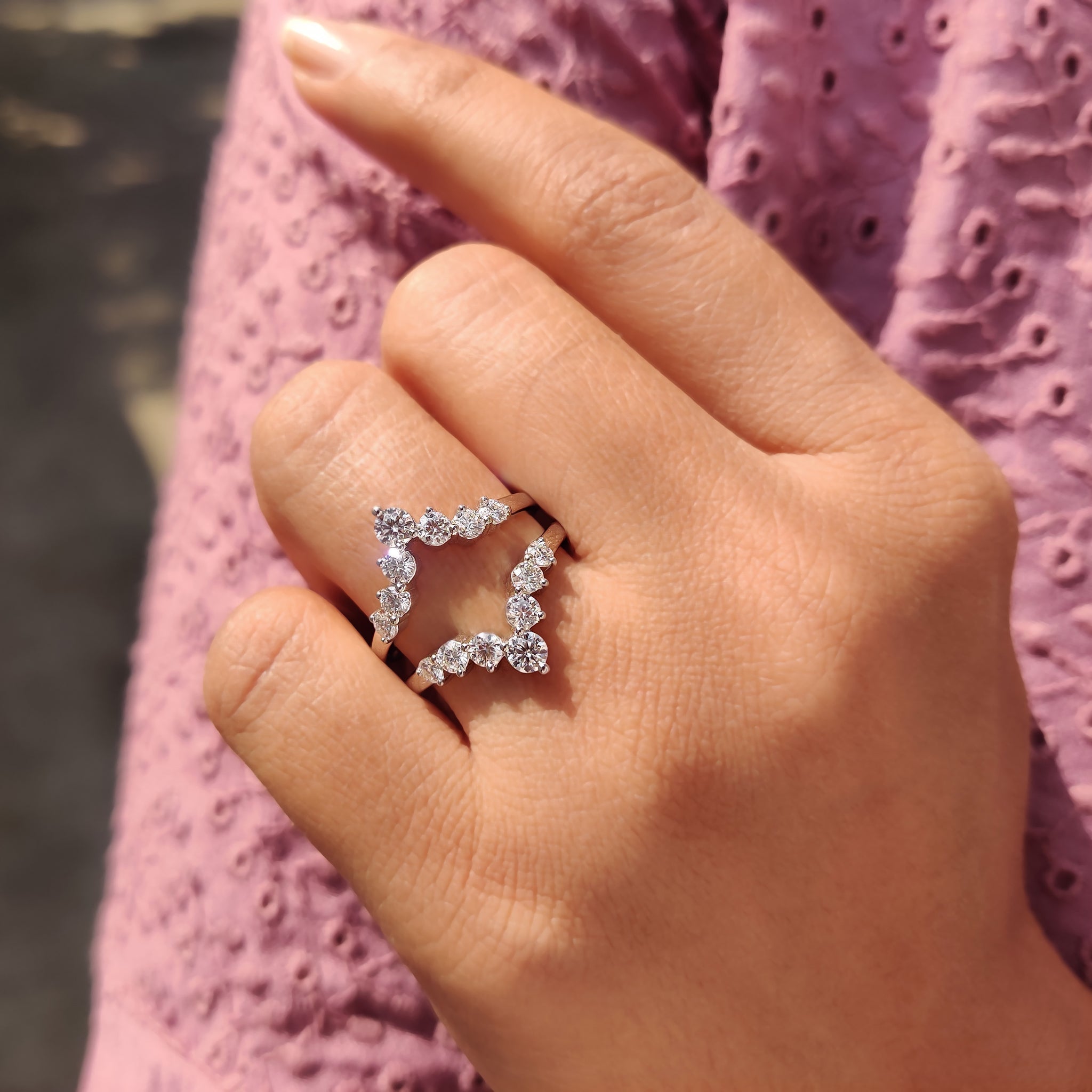 Round Cut Ring Enhancer Wedding Band Image secondaire du produit