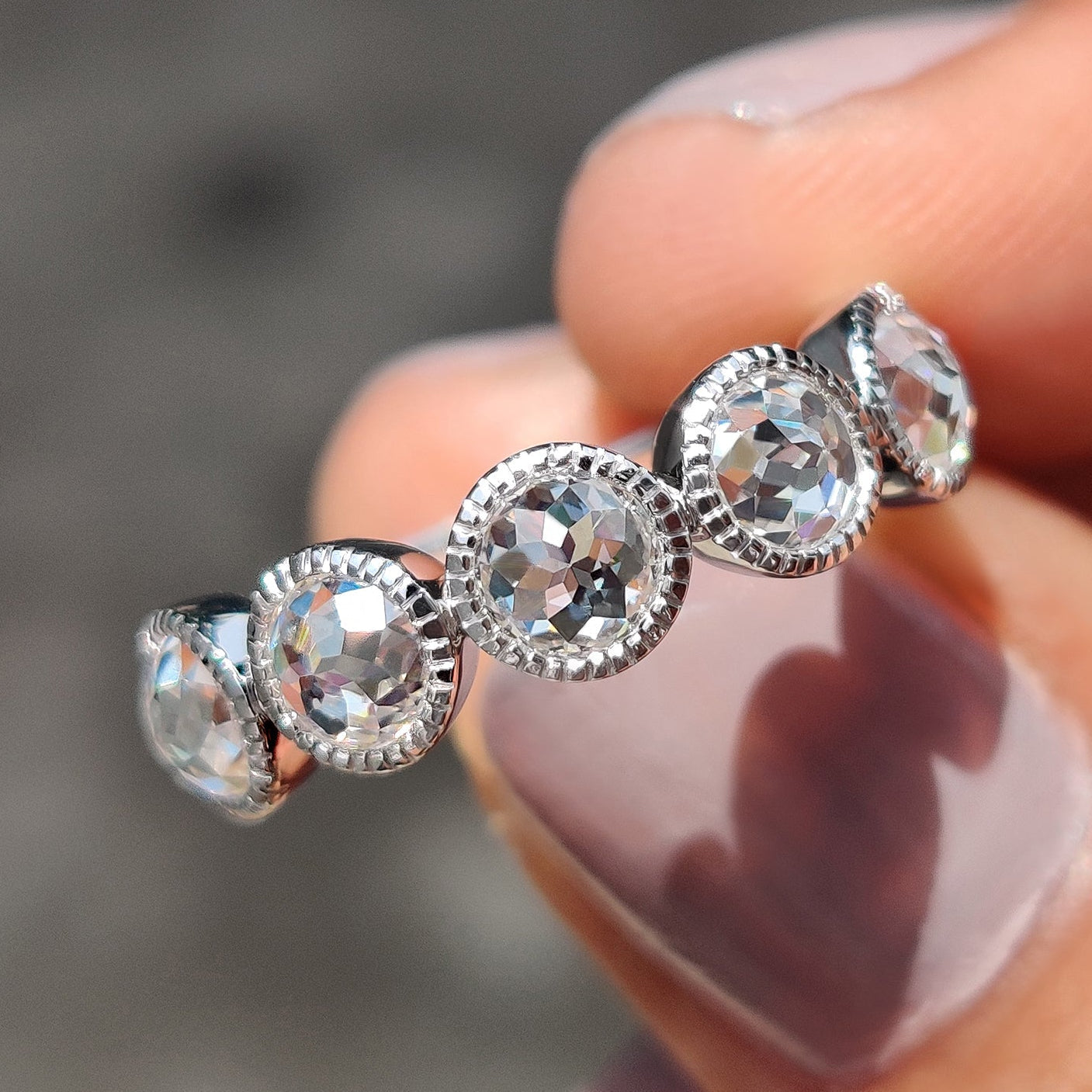 Round Rose Cut 5 Stone Wedding Band With Milgrain Set Image principale du produit