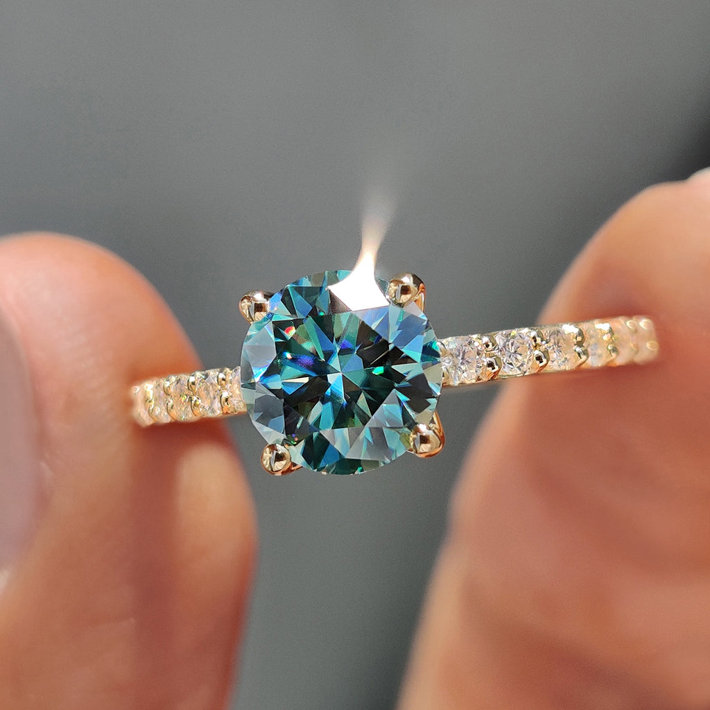 Round Cut Engagement Ring With Round Cut Pave Style