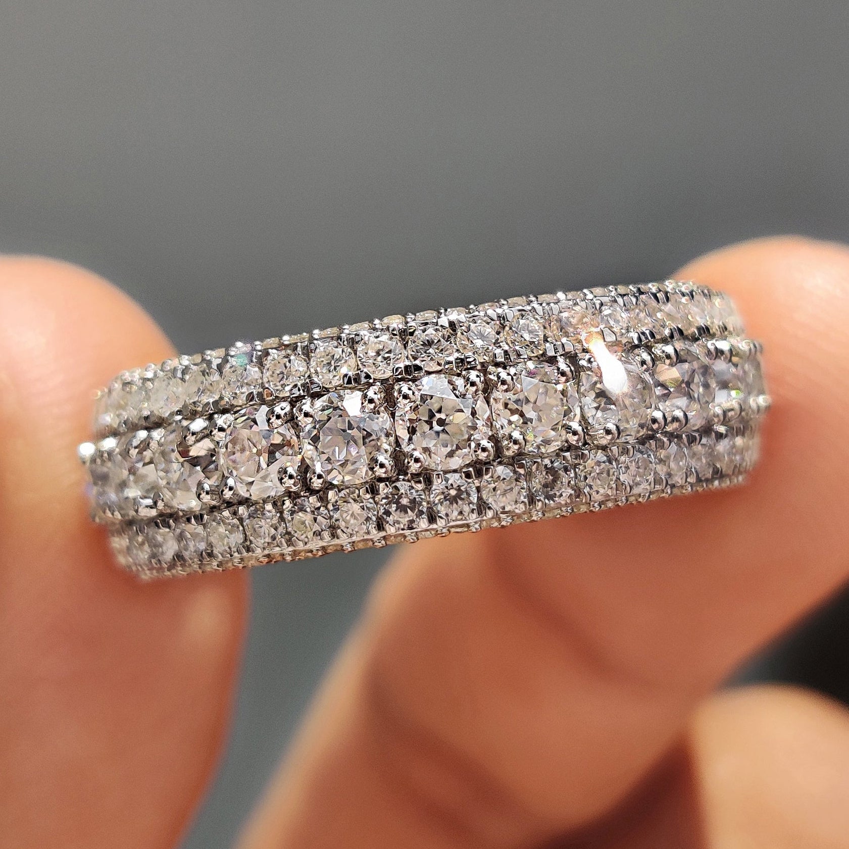 Old European Cut Multi Row Anniversary Band Hauptbild