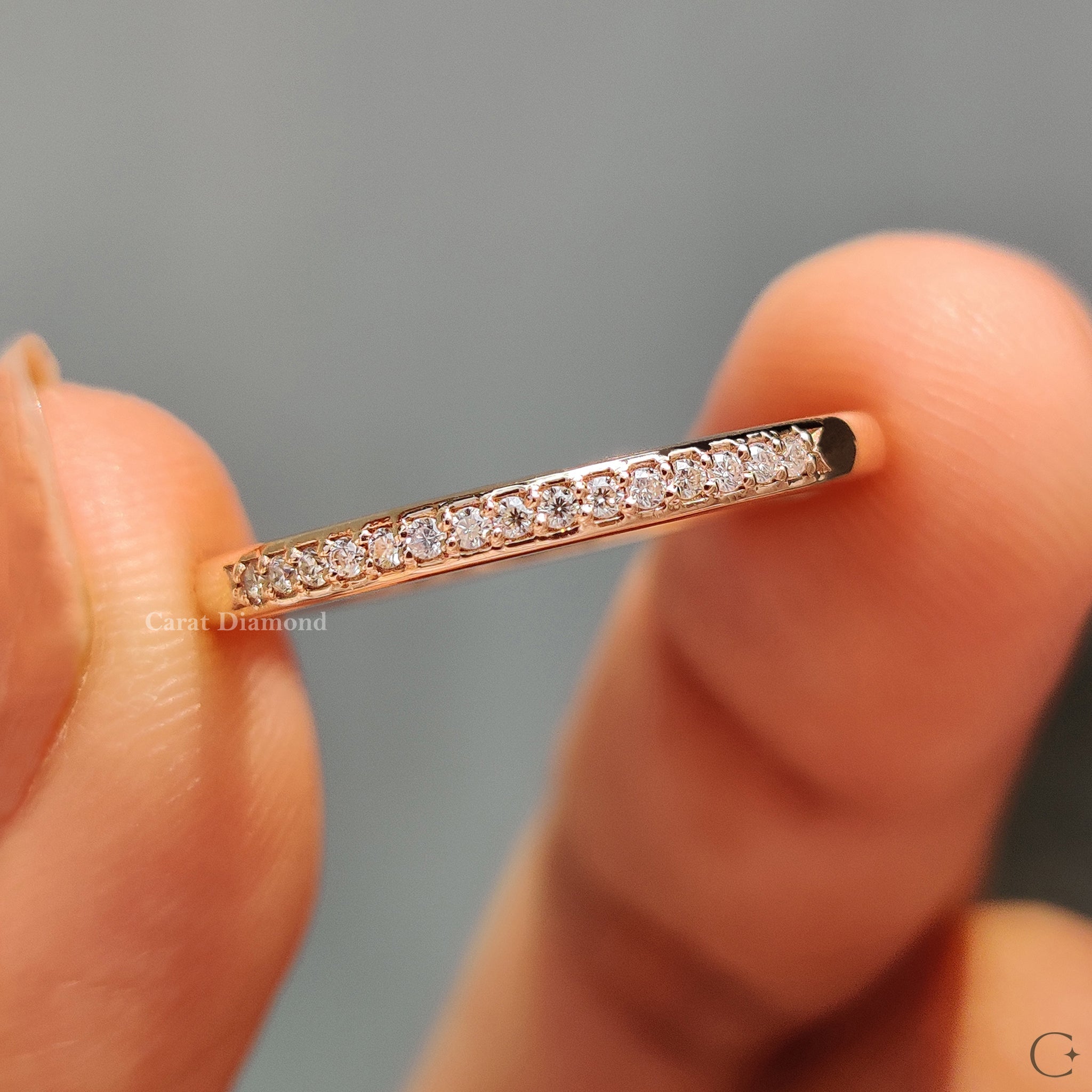 Classic Round Diamond Wedding Band Imagen secundaria del producto