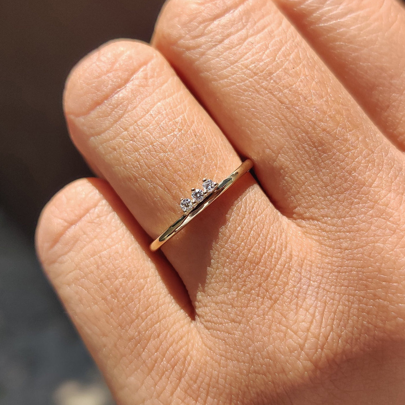 3 Stone Wedding Band - Round Diamonds Immagine principale del prodotto