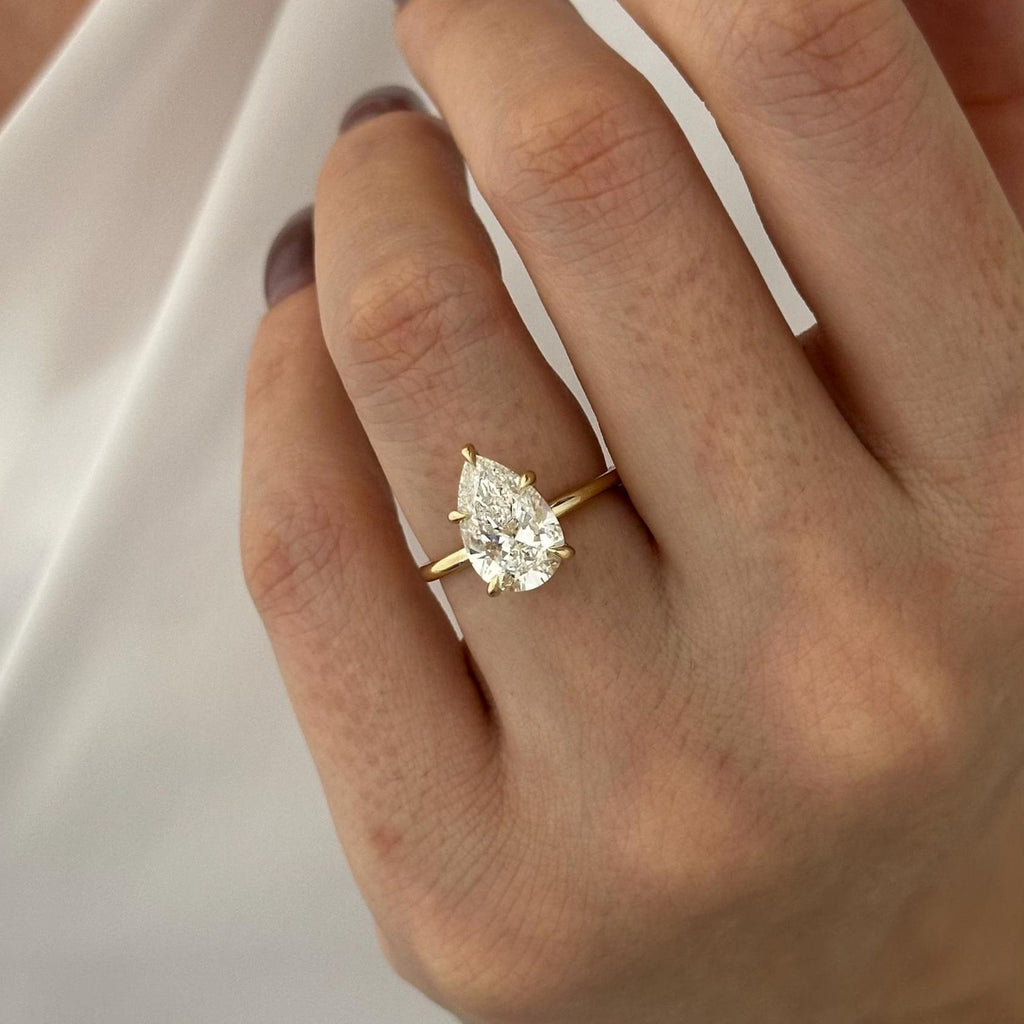 3.0 CT Pear Cut Moissanite Solitaire Style Engagement Ring