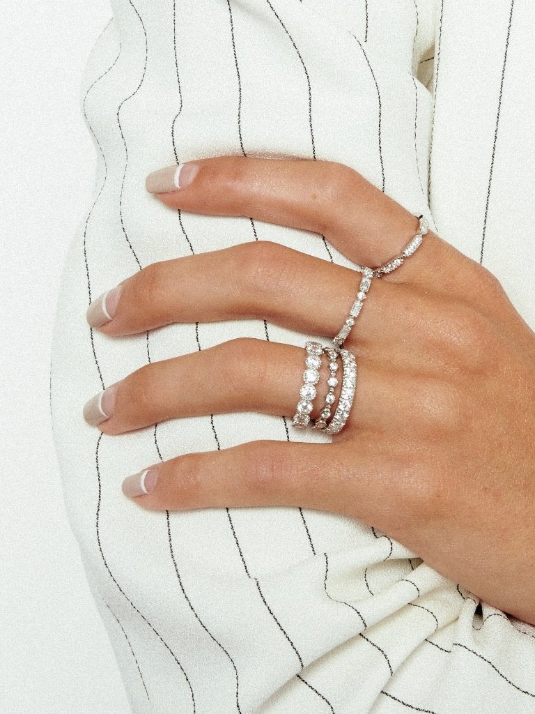 0.75 TCW Round Brilliant Cut Bezel Set Vintage Wedding Band