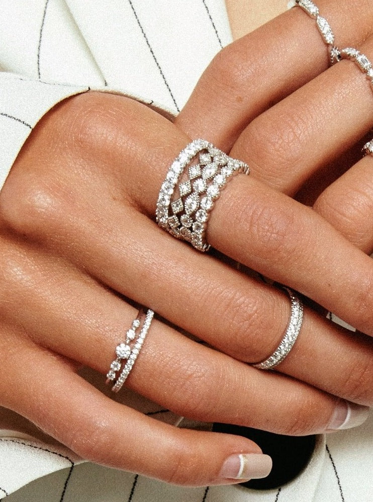0.34 TCW Round Brilliant Cut Bezel Set Unique Vintage Wedding Band