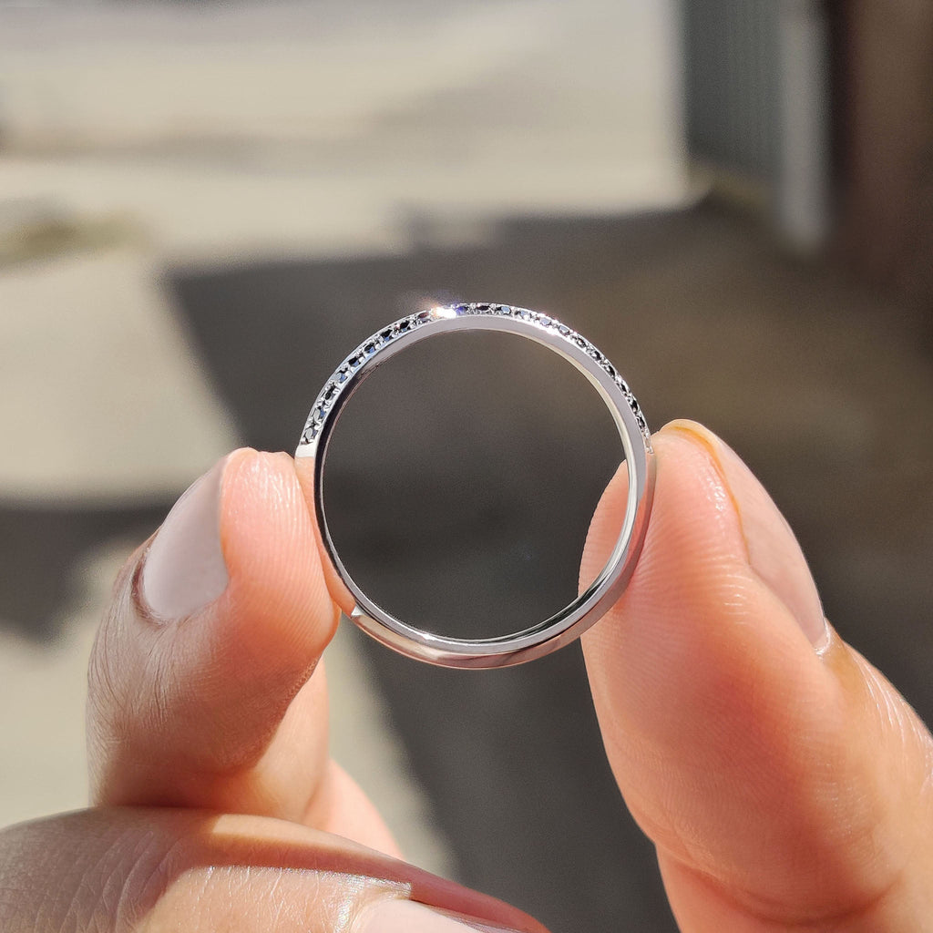 Knife Edge Wedding Band With Black Moissanite