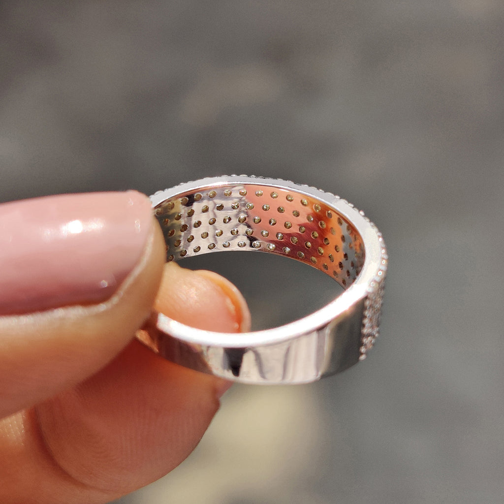Round Cut Wedding Band With Multi Row Pave Style