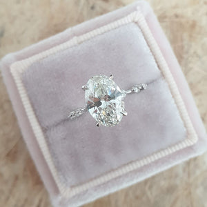 2.0 CT Oval Moissanite Dainty Style Engagement Ring