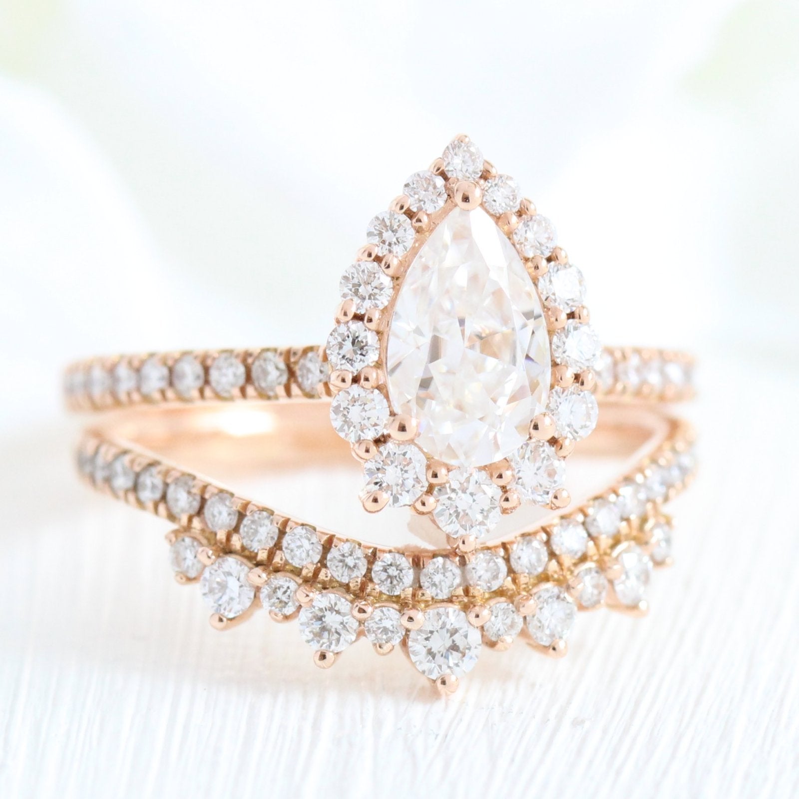 1.0CT Pear Cut Moissanite Halo Bridal Ring Set Secondary image