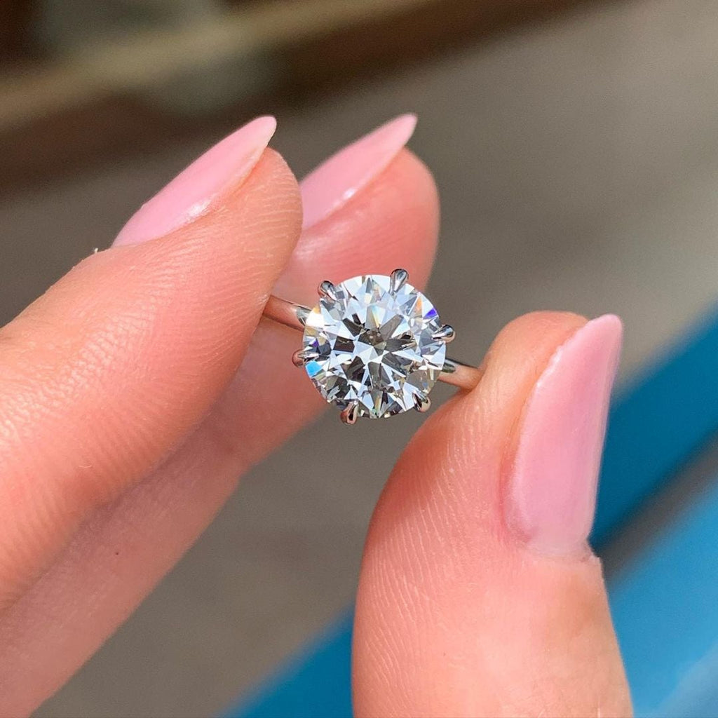 1.0 CT Round Cut Moissanite Solitaire Style Engagement Ring