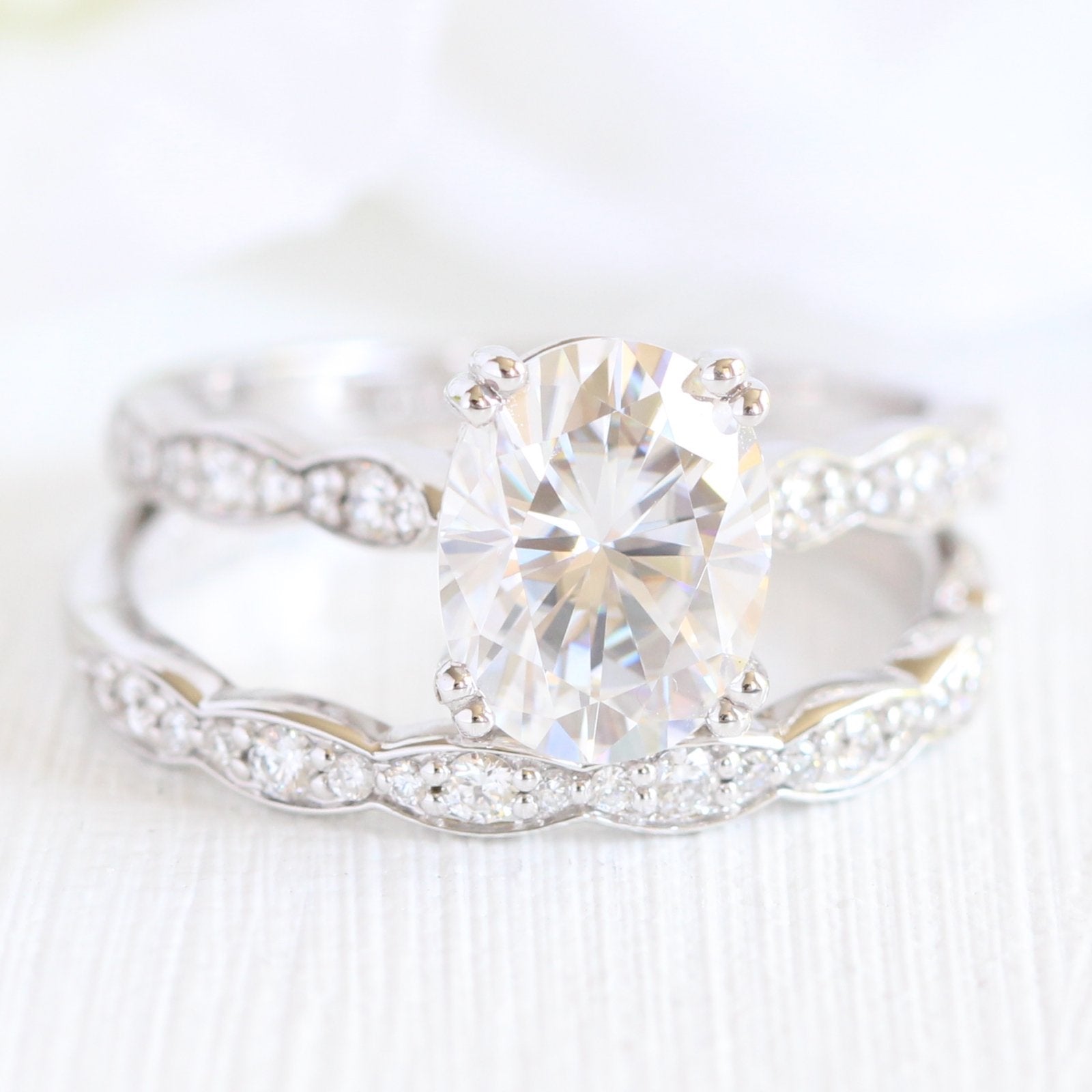 2.0CT Oval Cut Moissanite Vintage Halo Bridal Ring Set