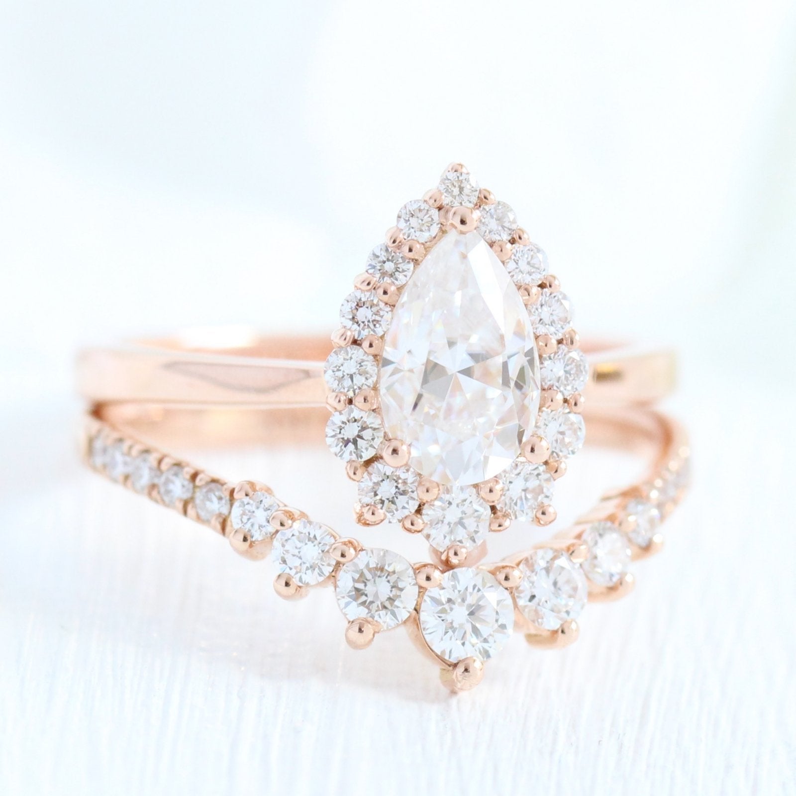 1.0CT Pear Cut Moissanite Halo Bridal Ring Set Secondary image