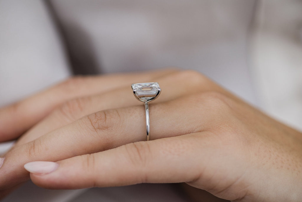 2.60 CT Emerald Moissanite Solitaire Engagement Ring