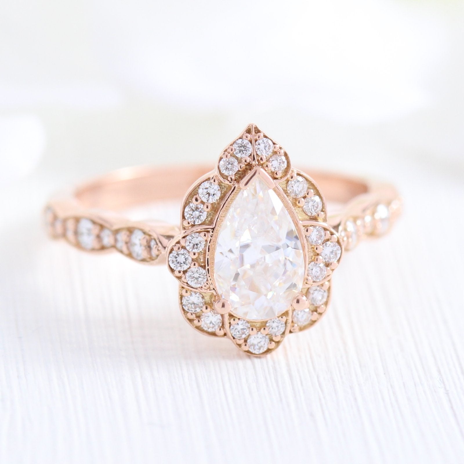 1.0 CT Vintage Floral Pear Cut Diamond Moissanite Halo Engagement Ring