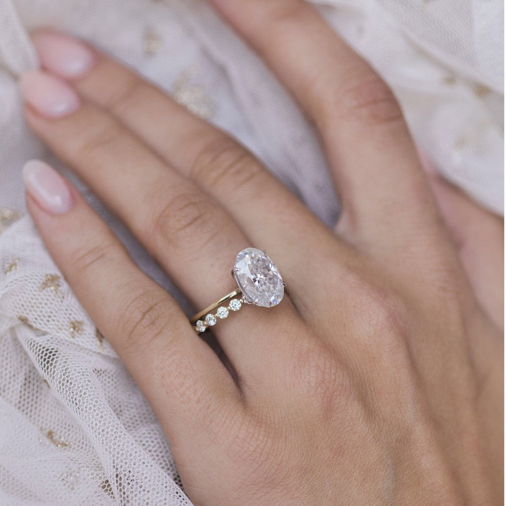 4.0 CT Oval Moissanite Soliatire Engagement Ring