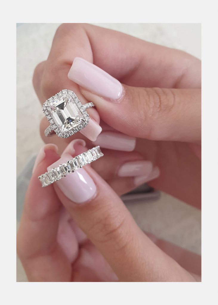 3.0 CT Emerald Moissanite Halo Setting Engagement Ring