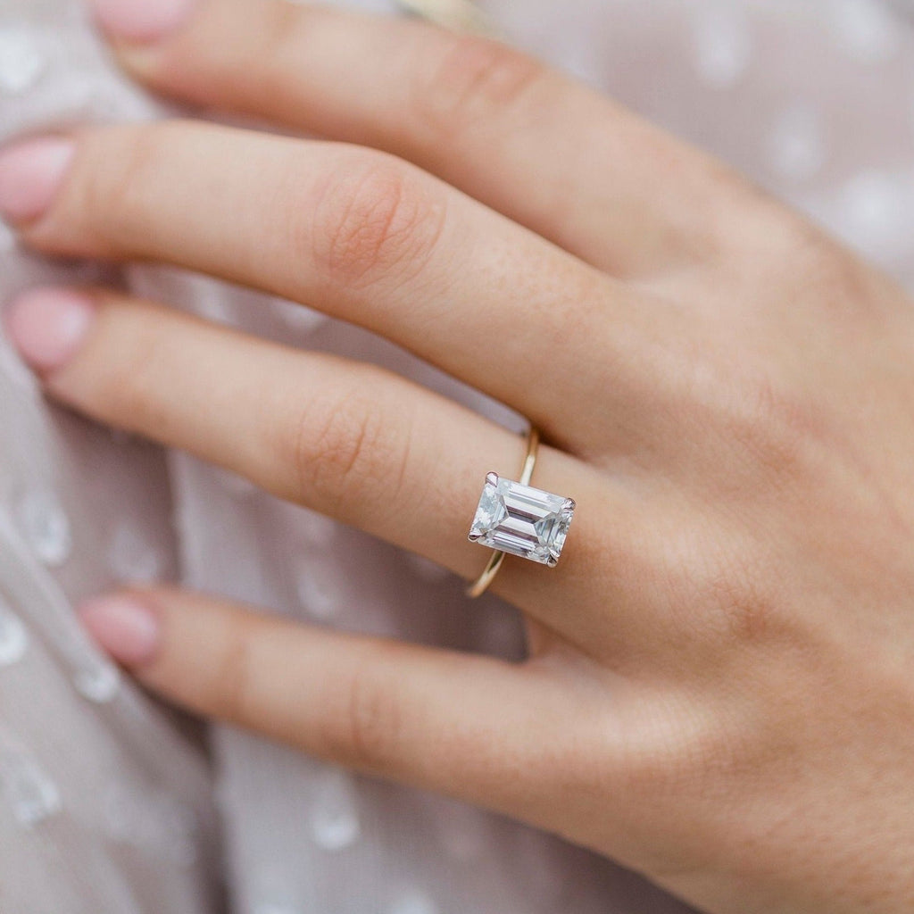 2.60 CT Emerald Moissanite Solitaire Engagement Ring