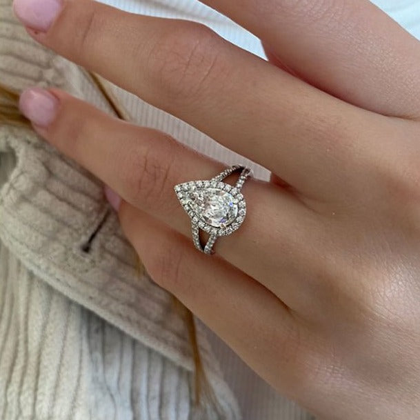 2.0 CT Pear Cut Moissanite Halo Engagement Ring