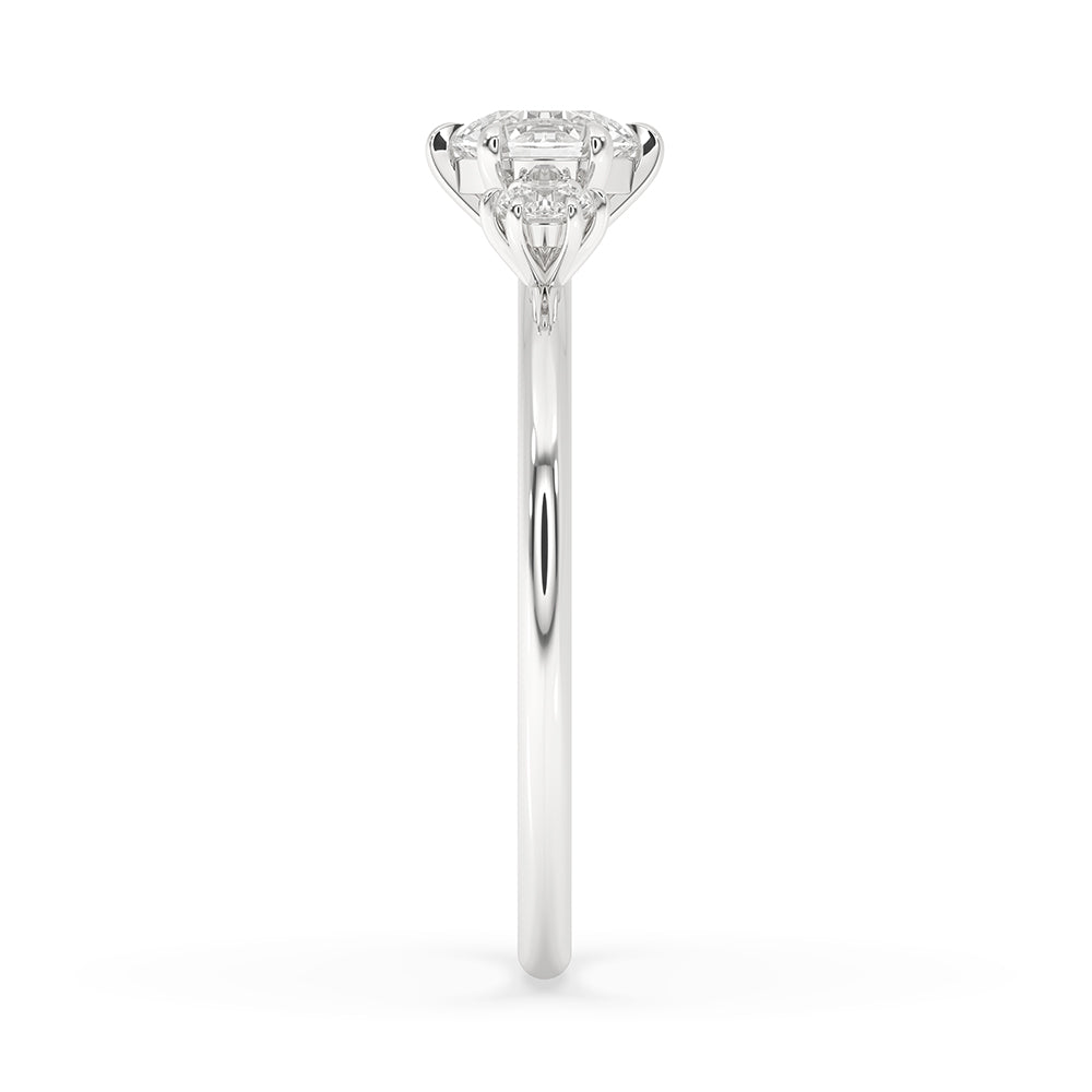 Round Cut 3 Stone Diamond Engagement Ring