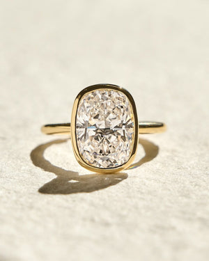 2.0 -4.0 CT Elongated Cushion Cut Lab Grown Diamond Bezel Solitaire Engagement Ring