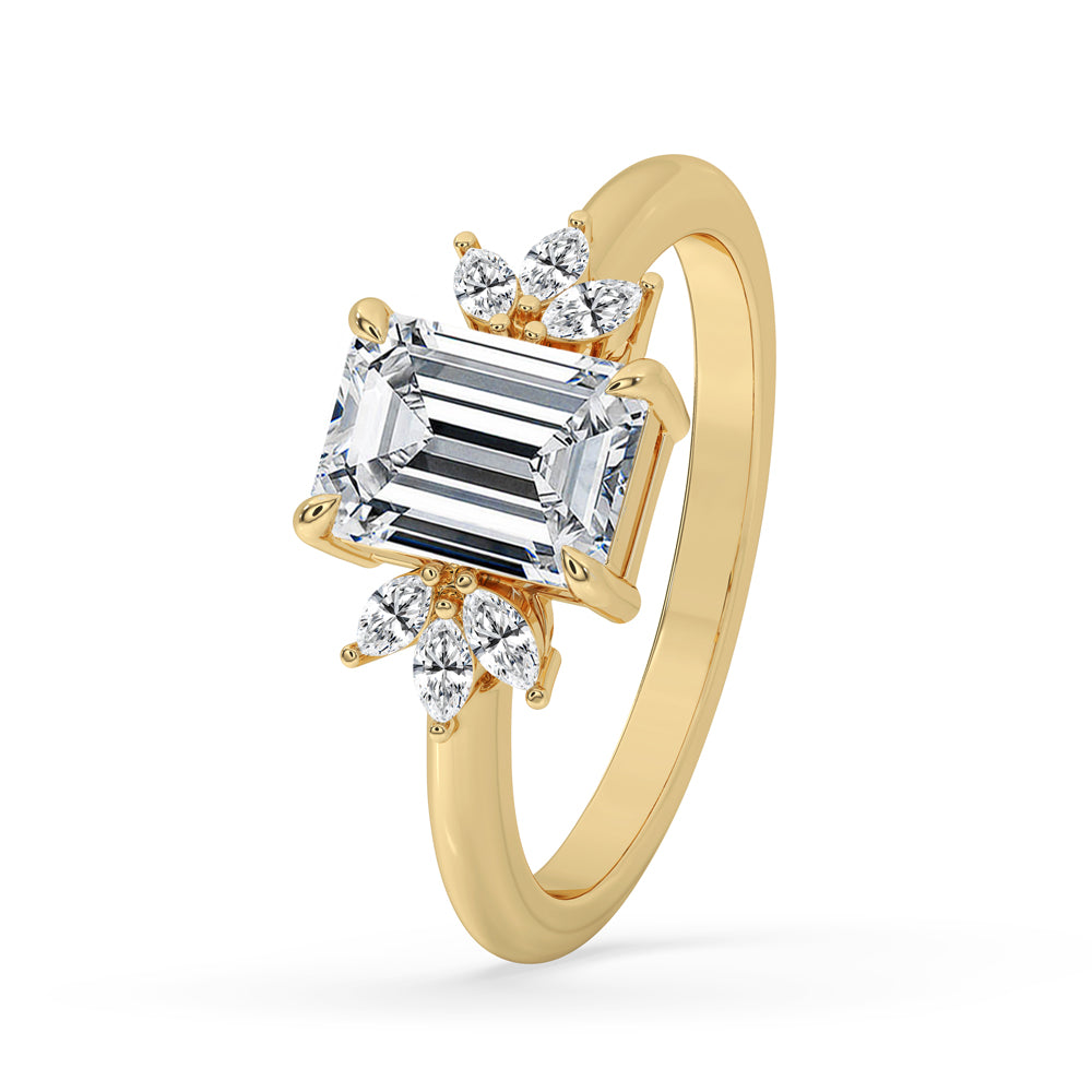Emerald Cut Diamond Ring With Marquise Side Stones Immagine secondaria del prodotto