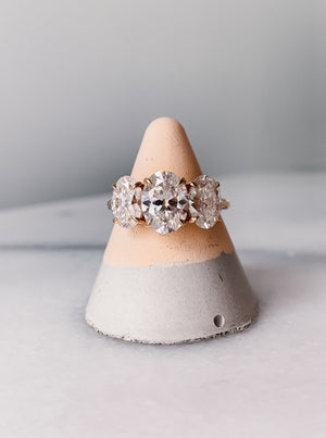 3.0 CT Oval Moissanite Three Stones Engagement Ring
