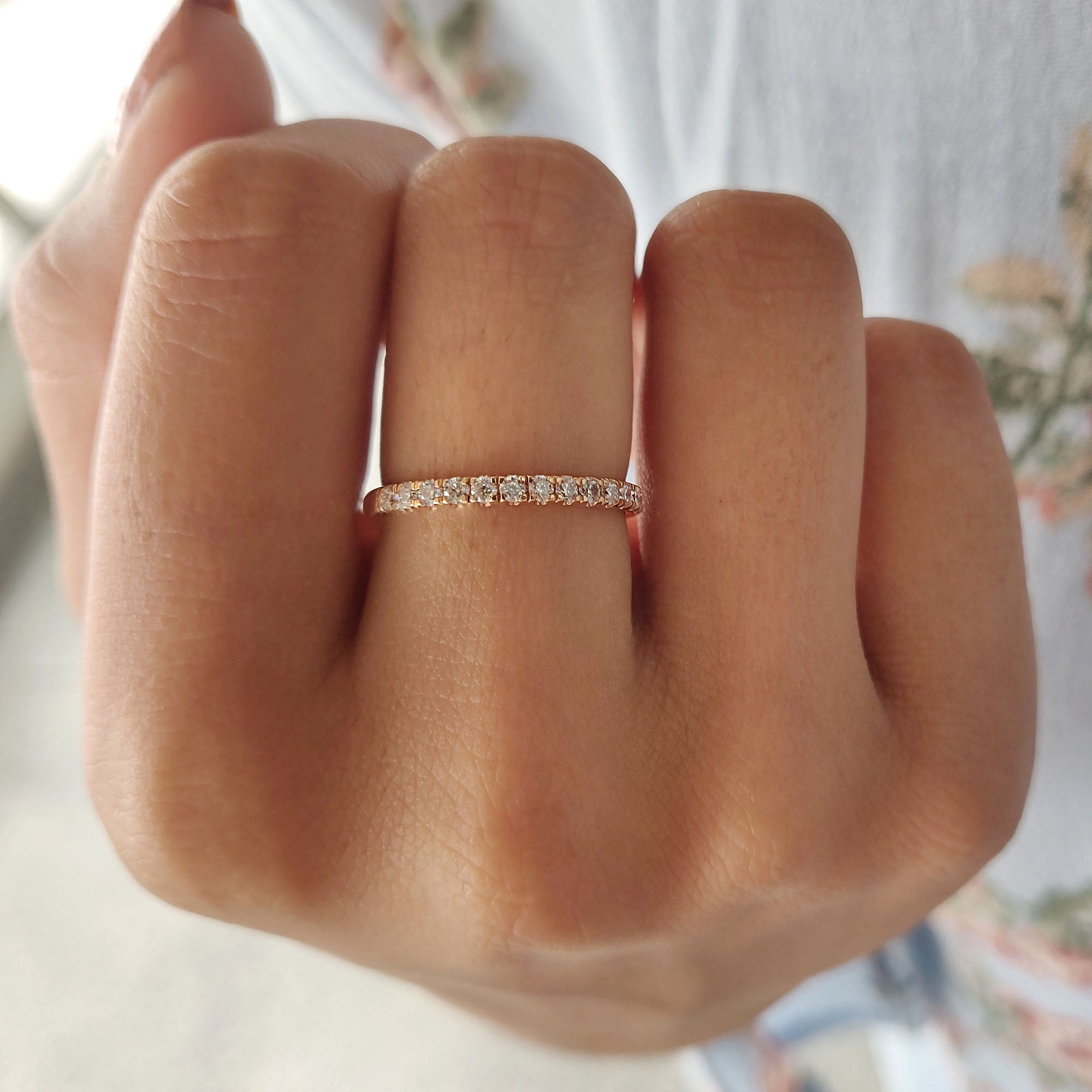 Round Cut Rose Gold Moissanite Wedding Band Image secondaire du produit