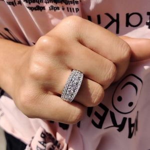half eternity band In Round Cut Stone