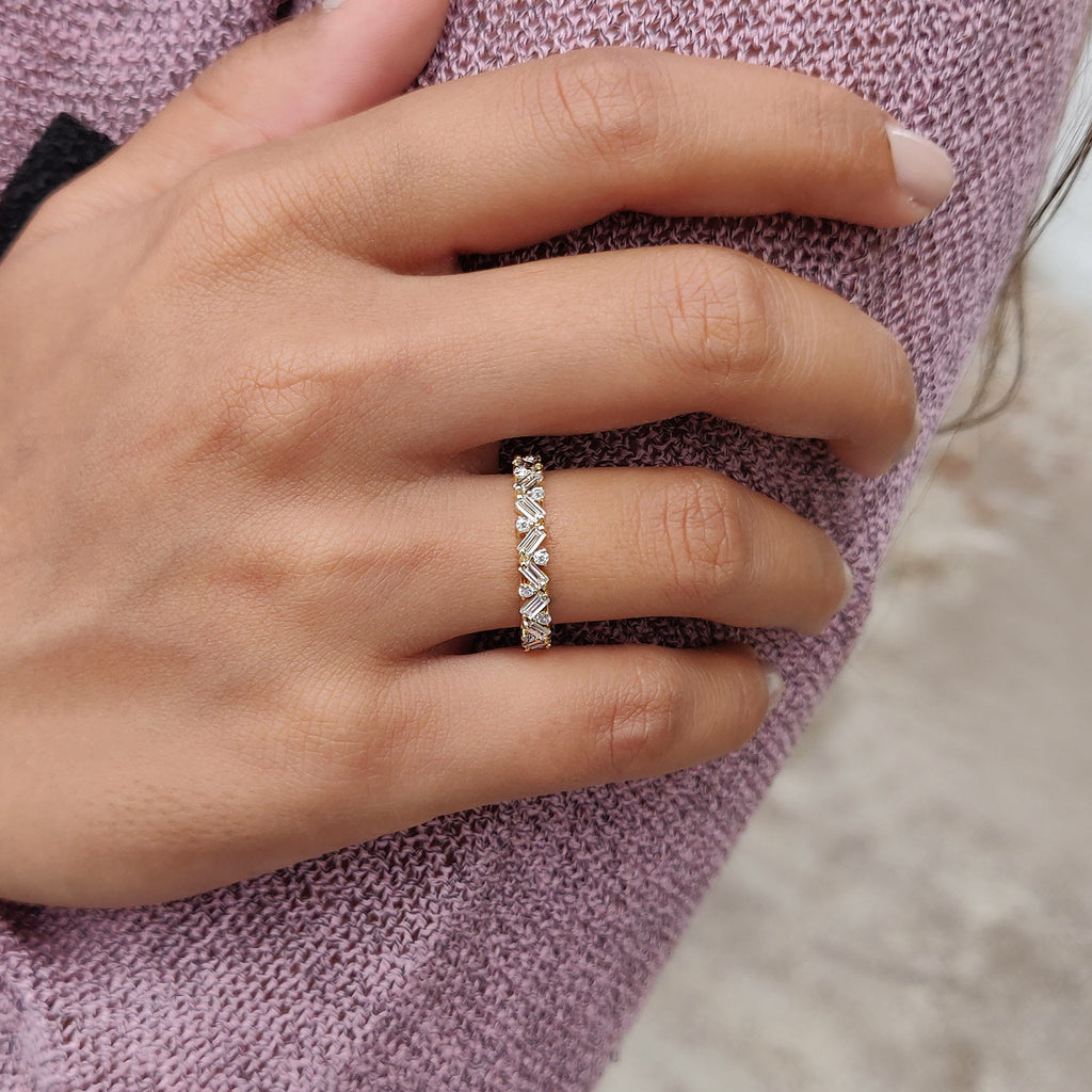Baguette And Round Wedding Band In Zig Zag Style