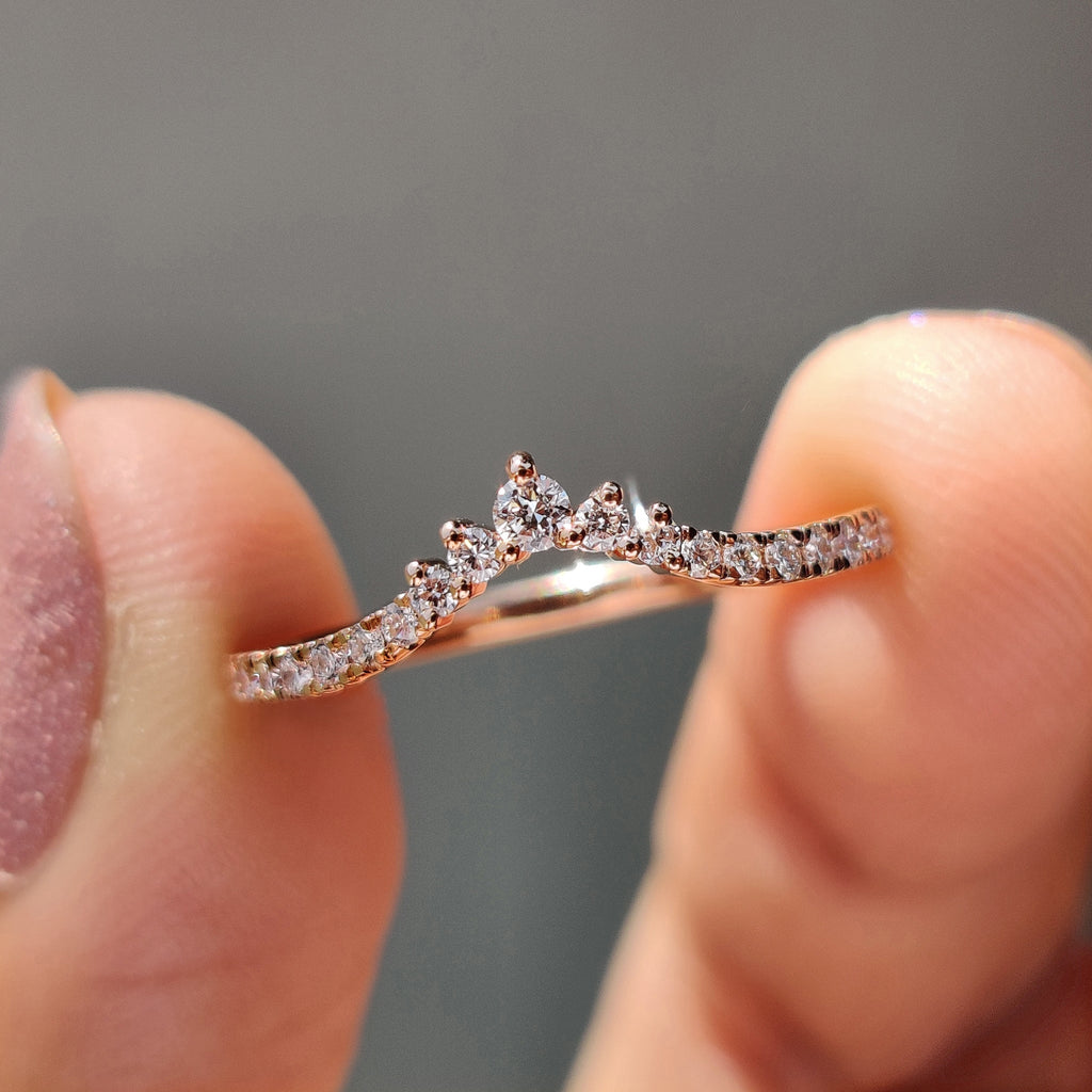 Round Cut Chevron Diamond Wedding Band