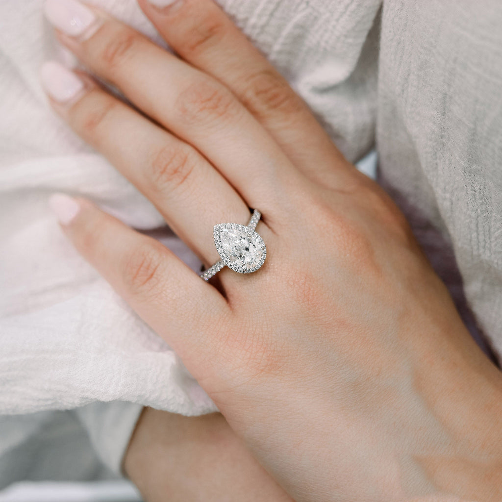 2.0 CT Pear Cut Moissanite Halo Setting Engagement Ring