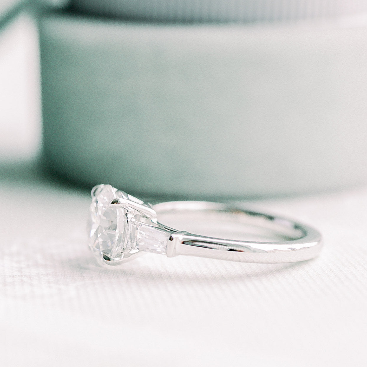 2.0 CT Round Brilliant Cut Moissanite Three Stones Engagement Ring