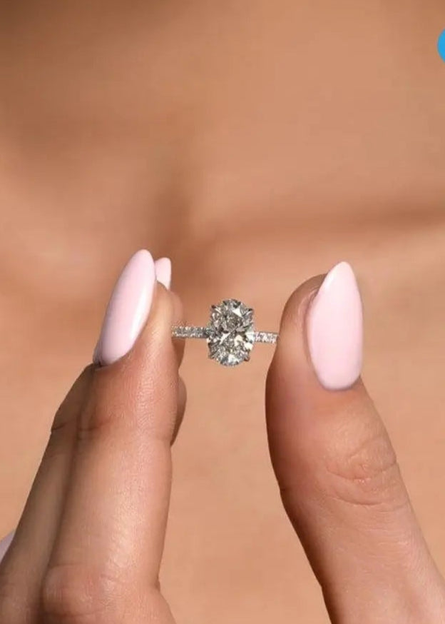 2.35 Carat E/VVS2 IGI Certified Lab Grown Oval Cut Diamond Engagement Ring - DisneyValley Imagen principal del producto