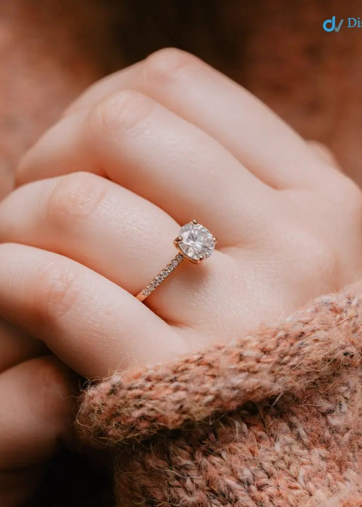 2.5 caret excelent round cut lab grown side stone engagement ring - DisneyValley