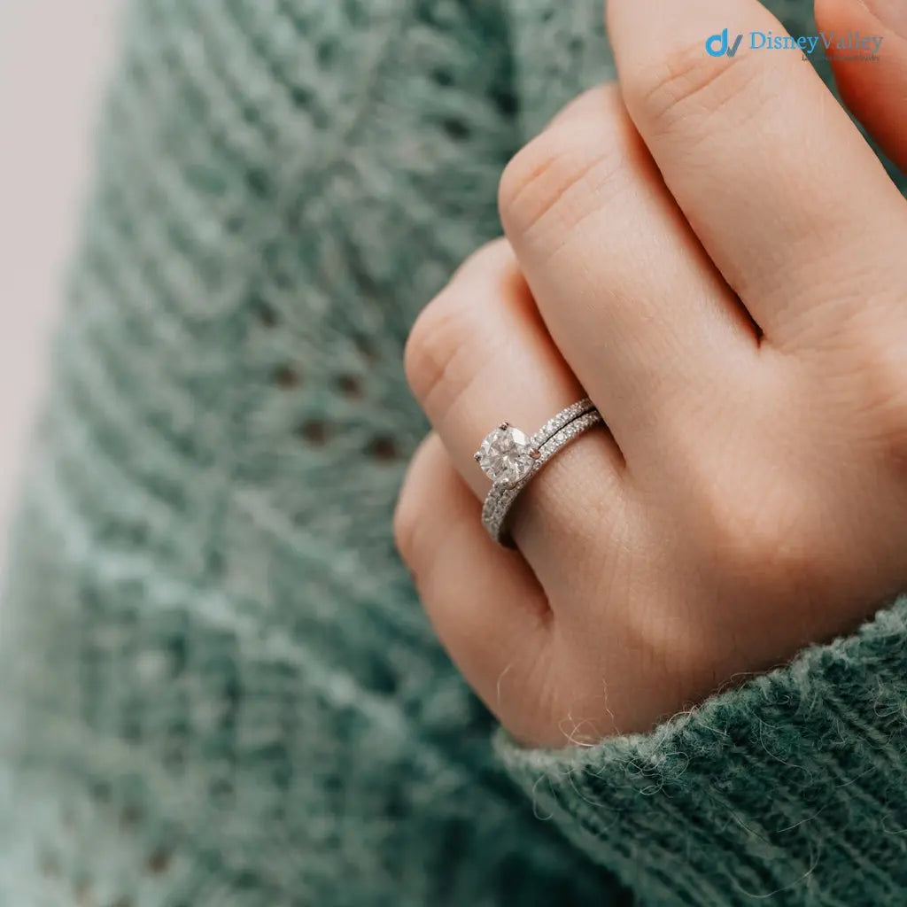 2.5 caret excelent round cut lab grown side stone engagement ring - DisneyValley