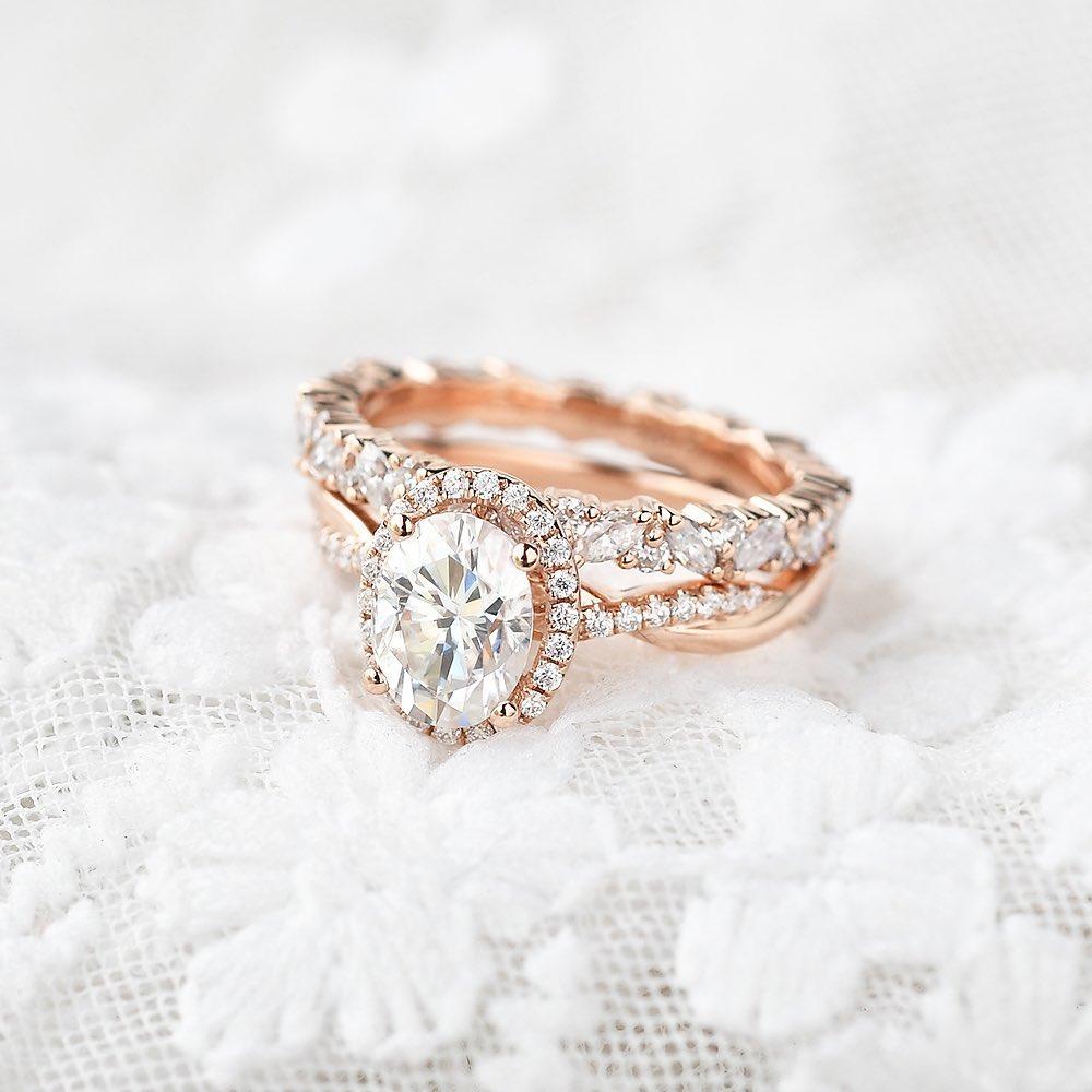 1.86CT Oval Cut Moissanite Halo Bridal Ring Set