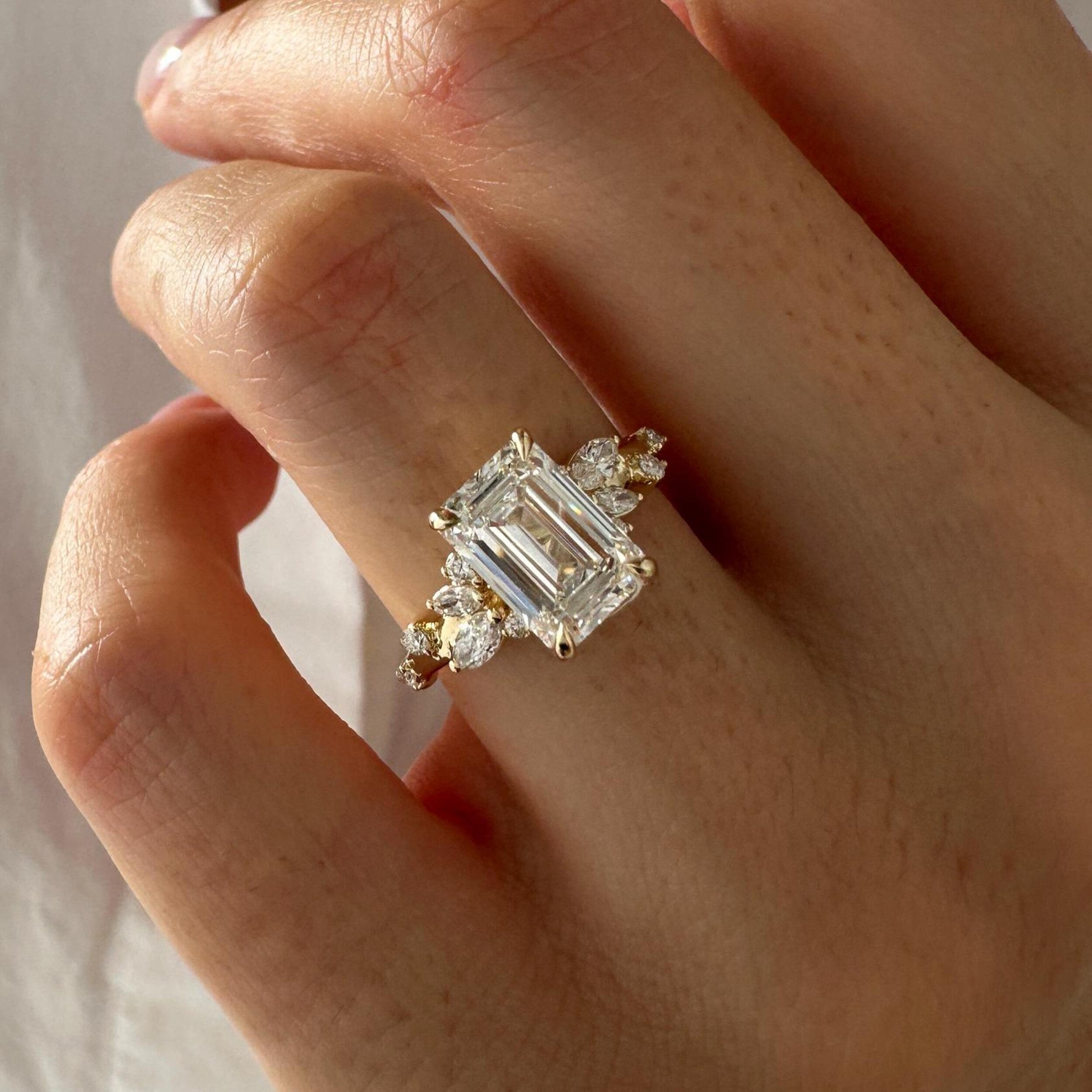 2.0 CT Emerald Cut Moissanite Vintage Style Engagement Ring Main image