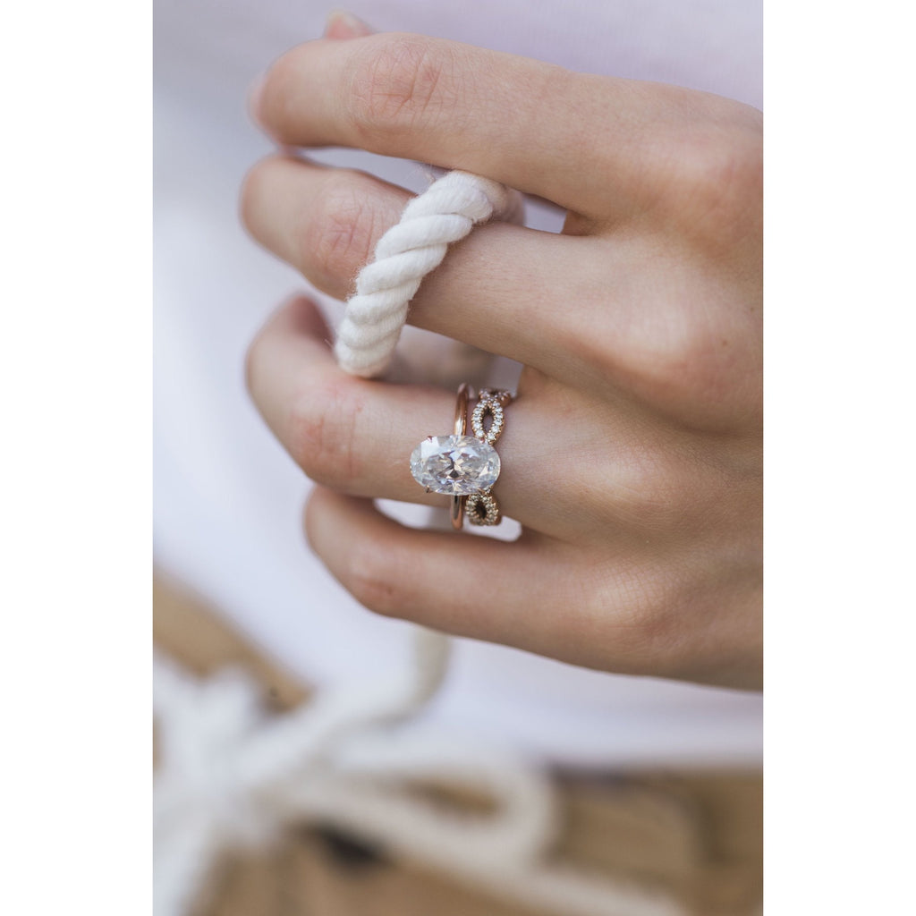 4.0 CT Elongated Oval Moissanite Solitaire Engagement Ring