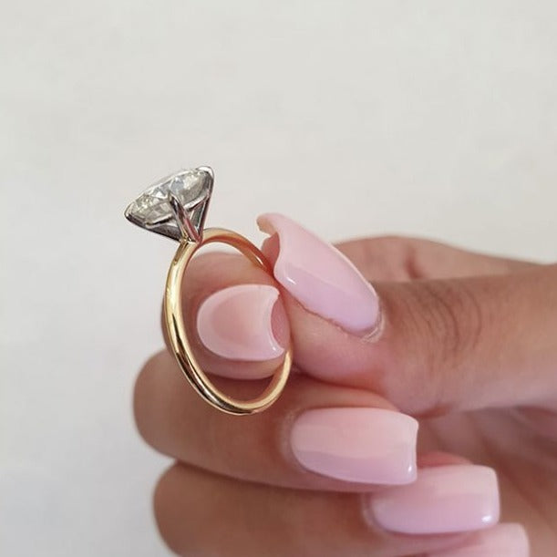 2.0 CT Round Brilliant Cut Moissanite Solitaire Engagement Ring