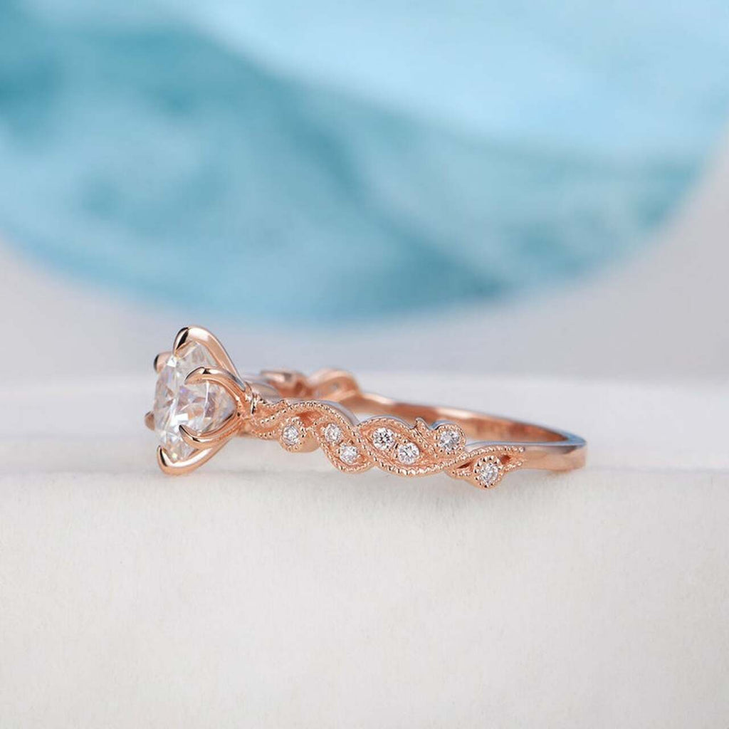 1.0CT Round Cut vintage Style Moissanite Engagement Ring