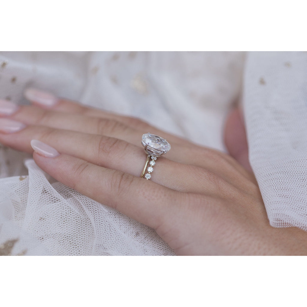 4.0 CT Oval Moissanite Soliatire Engagement Ring