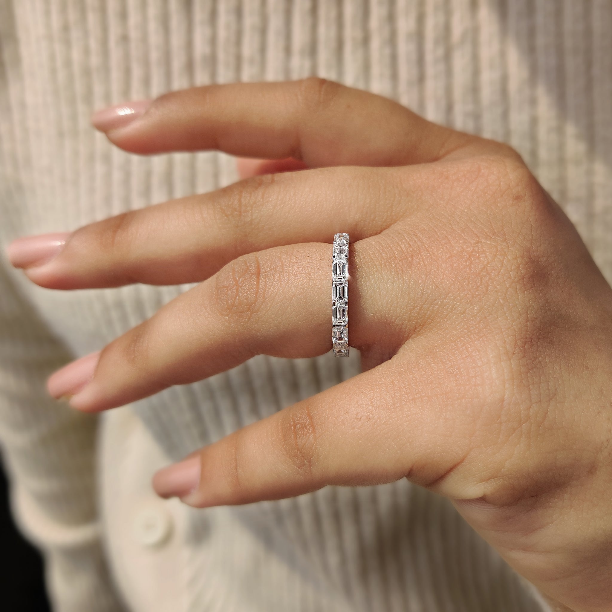 Eternity Emerald wedding band Imagen principal del producto